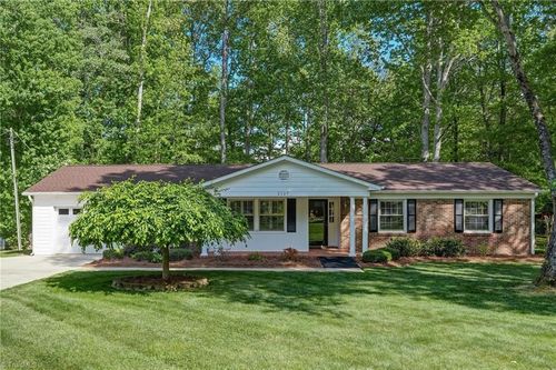 2127 Belmont Dr, Reidsville, NC, 27320-6801 | Card Image