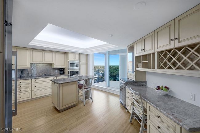 Kitchen w/wine cooler | Image 17
