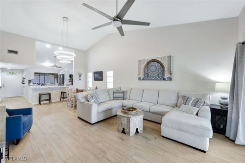 1-201-15400 Cedarwood Ln, NAPLES, FL, 34110-8027 | Card Image