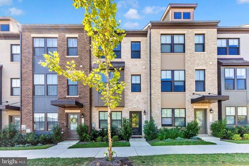 3525 Carnaby St, HYATTSVILLE, MD, 20782-2450 | Card Image