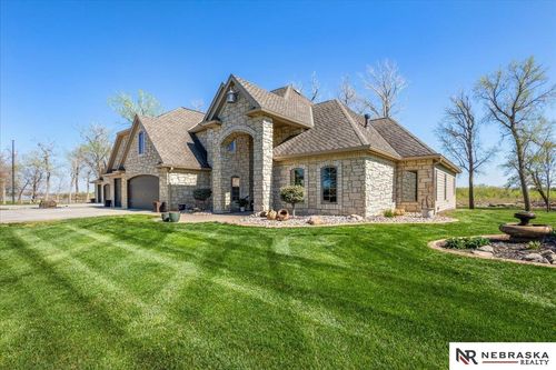 12611 Cottonwood Ln, Springfield, NE, 68059-5100 | Card Image