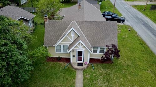 1006 E Pearl St, Harrisonville, MO, 64701-1928 | Card Image