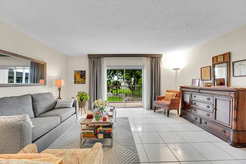216-216 Oxford 200, West Palm Beach, FL, 33417-1405 | Card Image