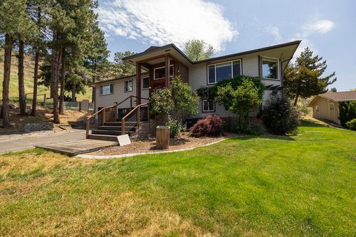 2100 Park Ave, Klamath Falls, OR, 97601-1546 | Card Image