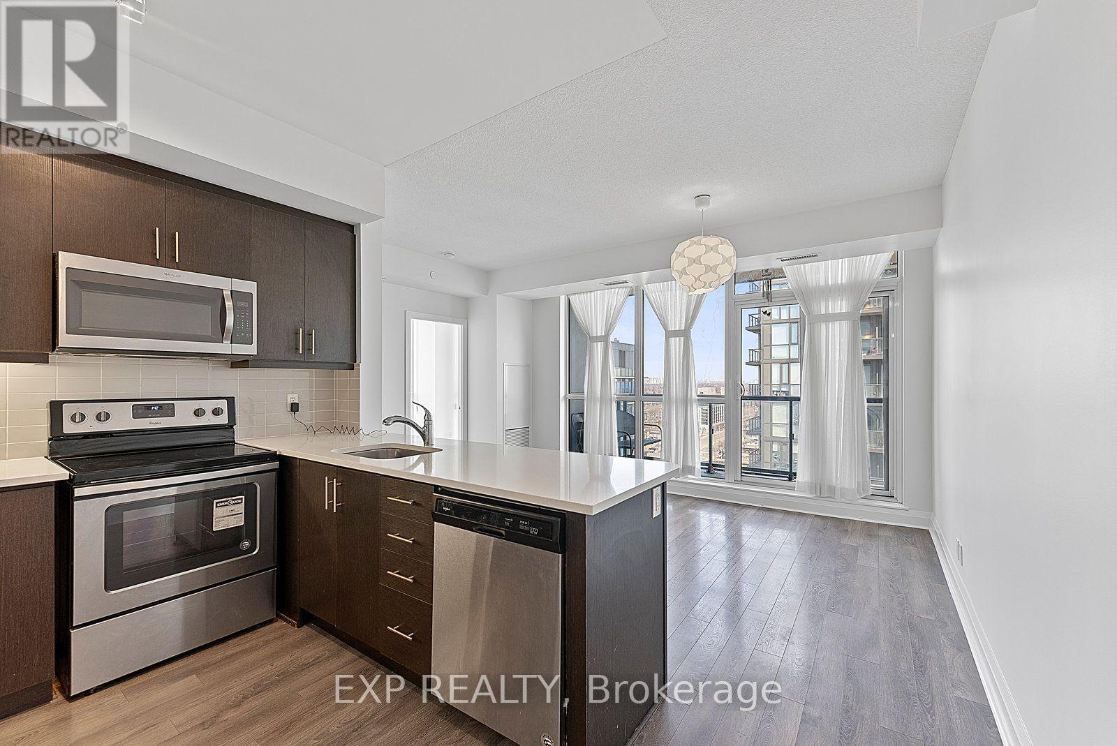 Residential Lease in Toronto (Islington-City Centre West) 4