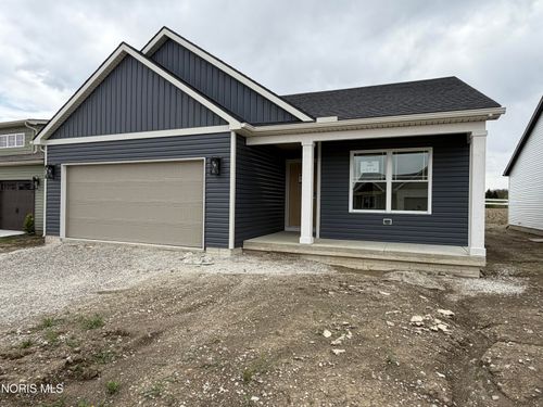 5040 Easton Dr, Oregon, OH, 43616-3024 | Card Image