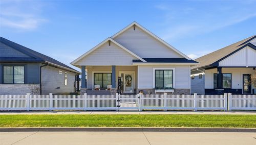 762 Clover Hill Dr, North Liberty, IA, 52317-2337 | Card Image