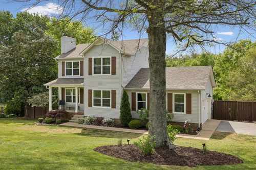 412 Lake Cir, Columbia, TN, 38401-8879 | Card Image
