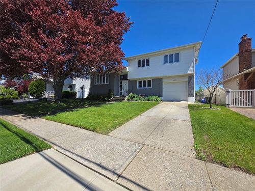 3397 Lindbergh Ave, Oceanside, NY, 11572-5528 | Card Image