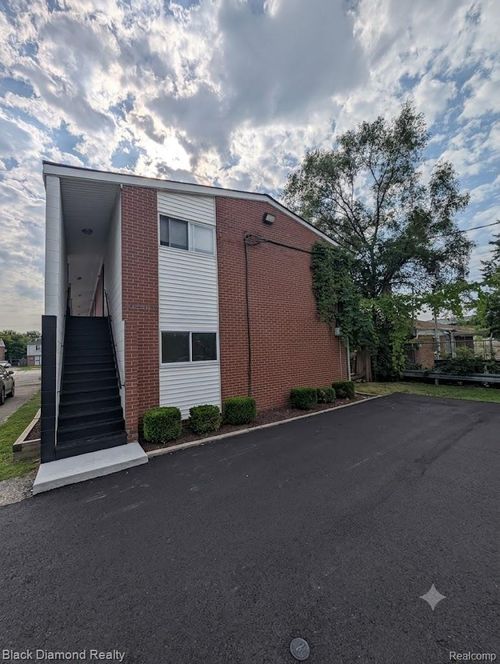 16217 Greenfield Rd, Detroit, MI, 48235-3892 | Card Image