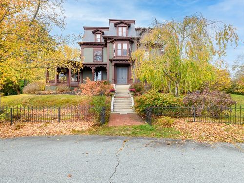 51 Hesper Dr, East Greenwich, RI, 02818-4117 | Card Image