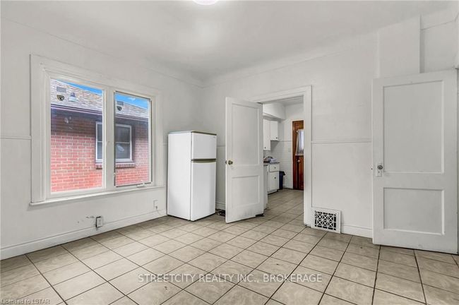 1196 Janette Ave, House other with 6 bedrooms, 3 bathrooms and 2 parking in Windsor ON | Image 8