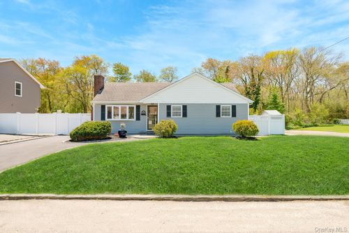 344 Atlantic Ave, Bay Shore, NY, 11706-5606 | Card Image