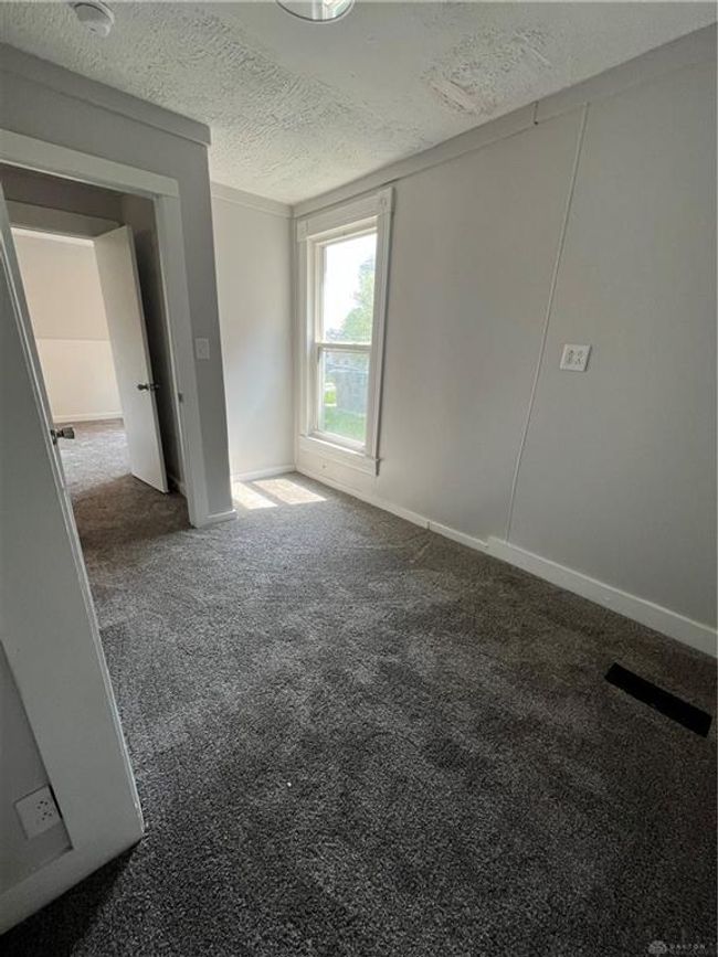 400 S Detroit St, House other with 4 bedrooms, 2 bathrooms and null parking in Xenia OH | Image 17