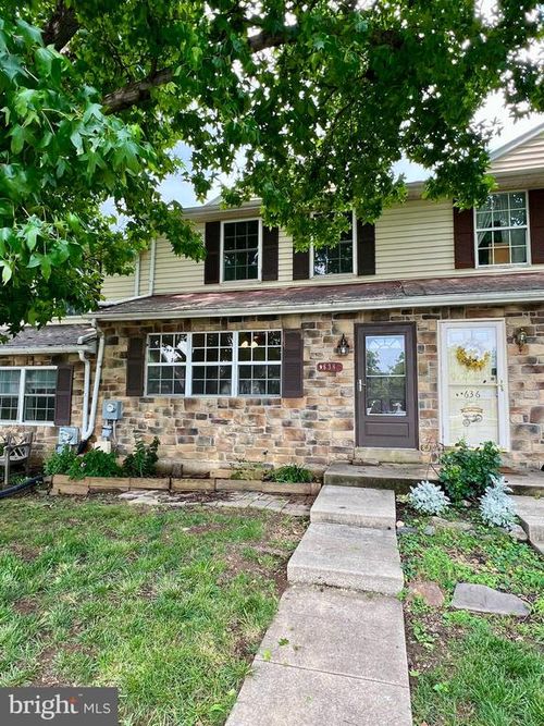 638 Lancaster Ct, DOWNINGTOWN, PA, 19335-4220 | Card Image