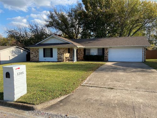 1205 S Valentine Dr, Sherman, TX, 75090-8370 | Card Image
