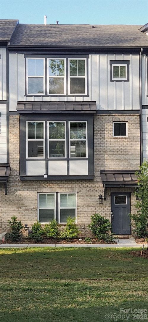 743 Hoke Ln, Davidson, NC, 28036-9399 | Card Image