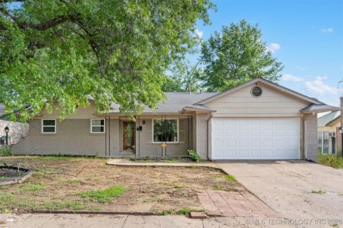 212 W 17th St, Owasso, OK, 74055-4629 | Card Image