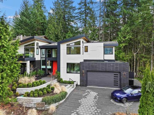 4528 Skyline Dr, North Vancouver, BC, V7R3H1 | Card Image