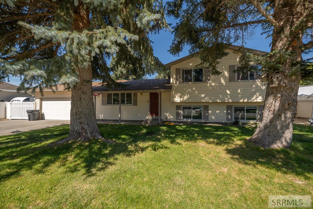 Westcliff Dr, Idaho Falls, ID 83402