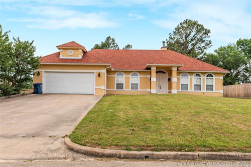 607 Nelson Ln, McAlester, OK, 74501-7332 | Card Image