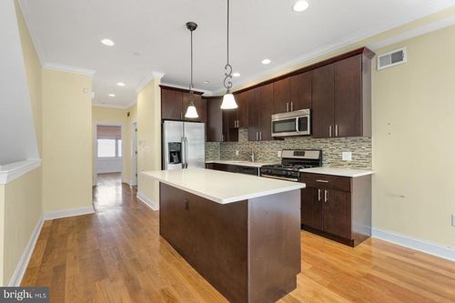 b-725 N 20th St, PHILADELPHIA, PA, 19130-2177 | Card Image