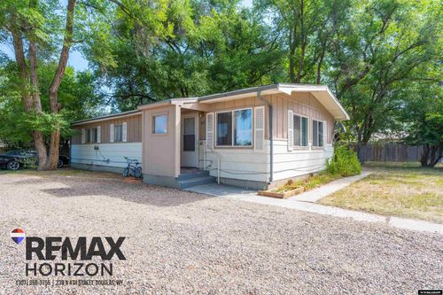 913 Labonte Rd, Douglas, WY, 82633-2851 | Card Image