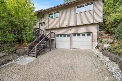 12516 Se 4th Pl, Bellevue, WA, 98005-3506 | Card Image
