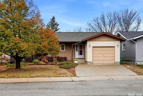 159 Mcinnis Crescent, Regina, SK, S4R3E9 | Card Image
