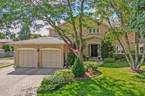 8 Chalmers Crt, Brampton, ON, L6Z3G9 | Card Image