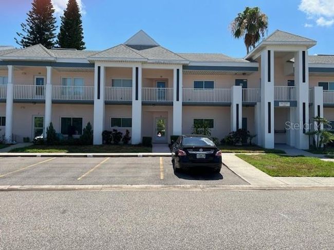 9 - 2291 Americus Boulevard W, Condo with 3 bedrooms, 2 bathrooms and null parking in Clearwater FL | Image 1