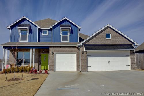 814 E Honolulu Pl, Broken Arrow, OK, 74012-7785 | Card Image