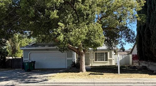 2169 Laguna Way, Los Banos, CA, 93635-5421 | Card Image
