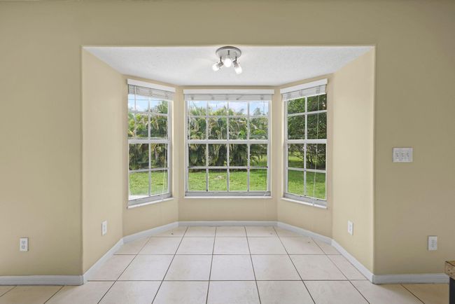 562 Sw Badger Ter, House other with 3 bedrooms, 2 bathrooms and null parking in Port St. Lucie FL | Image 14