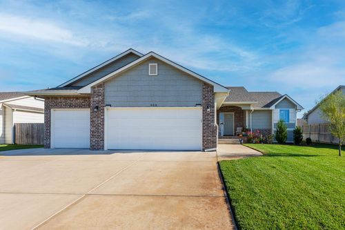 608 S Horseshoe Bend St., Maize, KS, 67101 | Card Image