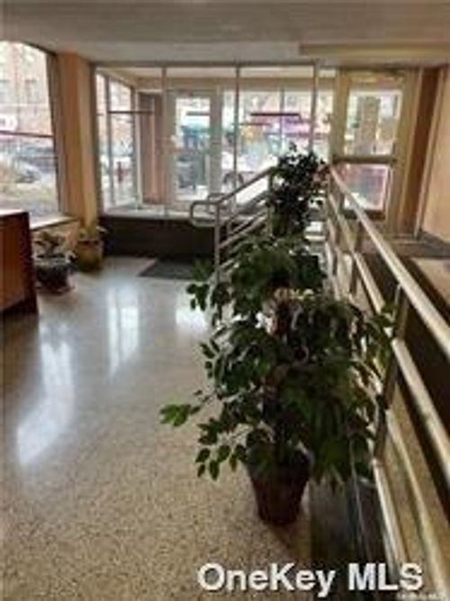 apt-6v-33-04 Junction Blvd, Jackson Heights, NY, 11372-2002 | Card Image