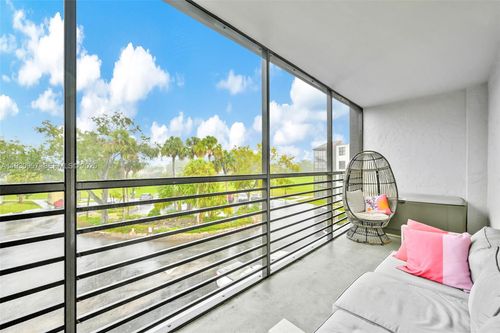 apt-303-3900 N Hills Dr, Hollywood, FL, 33021-2554 | Card Image