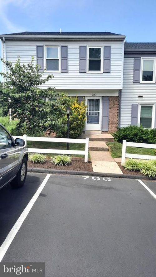 700 Allenview Dr, MECHANICSBURG, PA, 17055-8601 | Card Image
