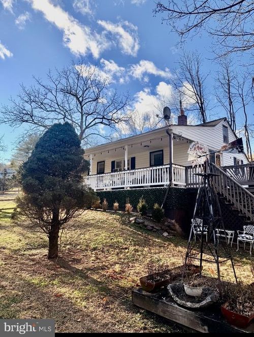 74 Red Cliff Rd, UPPER BLACK EDDY, PA, 18972-9532 | Card Image