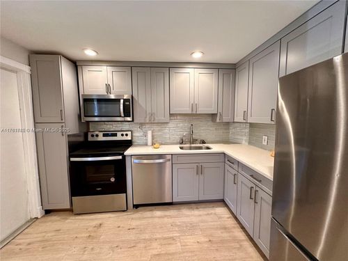 apt-206-2601 Course Dr, Pompano Beach, FL, 33069-3960 | Card Image
