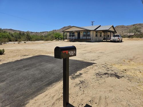 4884 Avenida Del Sol, Joshua Tree, CA, 92252-1517 | Card Image