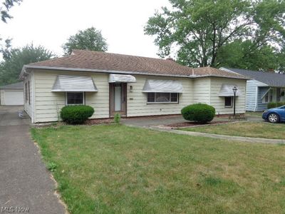 7066 Oakwood Road, House other with 2 bedrooms, 1 bathrooms and null parking in Parma Heights OH | Image 1