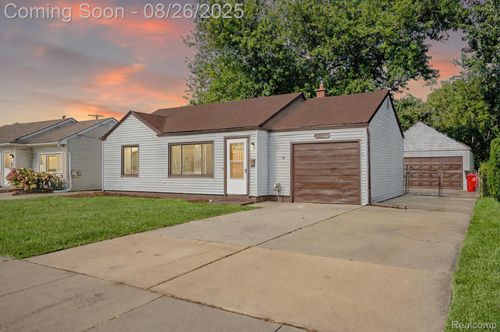 26751 Clancy St, Roseville, MI, 48066-3108 | Card Image