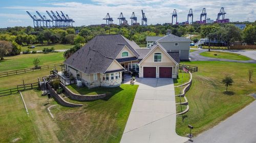 5 Shore Acres Cir, Shoreacres, TX, 77571-7396 | Card Image