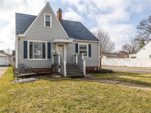 2717 Tuxedo Ave, Parma, OH, 44134-1436 | Card Image