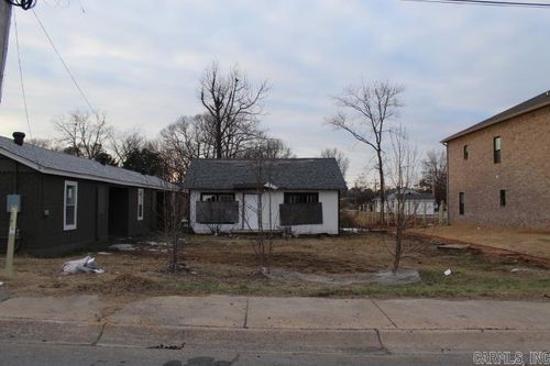 214 N Elm St, Jacksonville, AR, 72076-4609 | Card Image