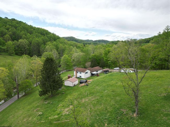 10401 Skin Creek Rd, House other with 4 bedrooms, 3 bathrooms and 3 parking in Horner WV | Image 42