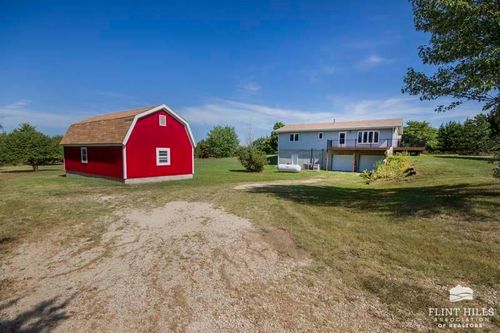 2298 8th Rd, Clay Center, KS, 67432-1850 | Card Image