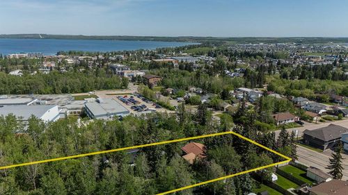 4444 50 Street, Sylvan Lake, AB, T4S1L6 | Card Image