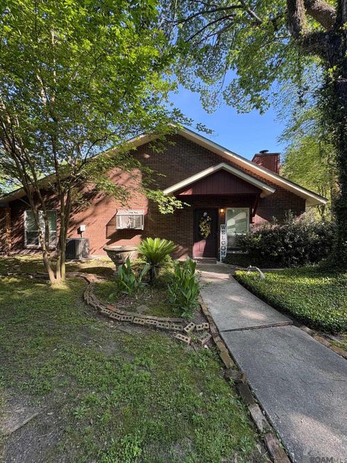 2451-2451 Aubin Ln, Baton Rouge, LA, 70816-8212 | Card Image